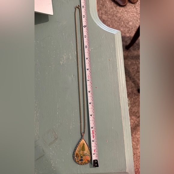 Vintage Hand-Painted Mother Of Pearl Teardrop Storyteller Pendant - Picture 5 of 5